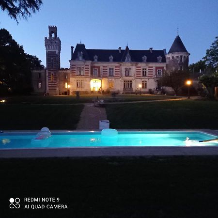 La Tour Carree D'Un Chateau Auzouer-en-Touraine ภายนอก รูปภาพ